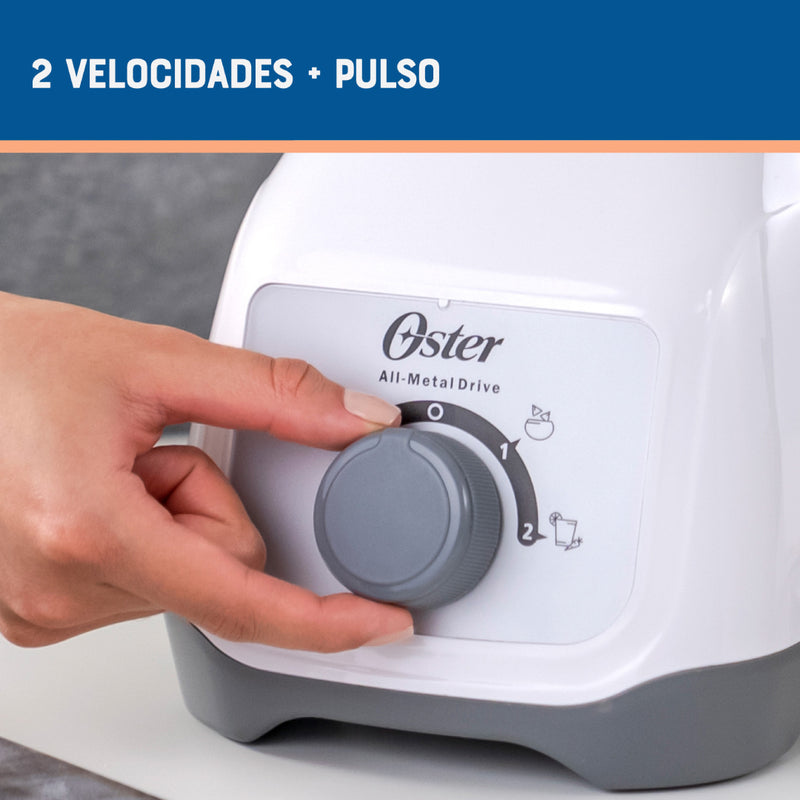 Licuadora Oster® 2 Velocidades y Pulso con Vaso Boroclass® 1.5 Lt Blanco BLSTKAG-WRD-3